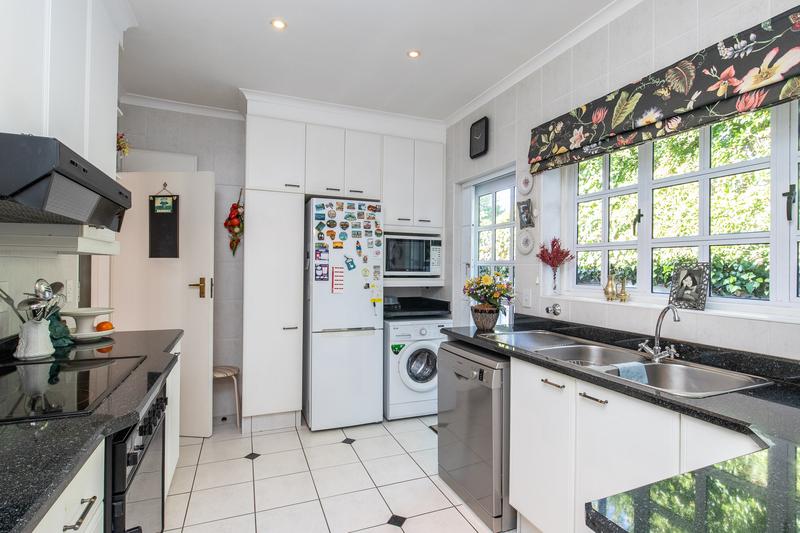 4 Bedroom Property for Sale in Constantia Western Cape